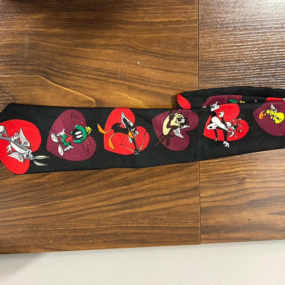 Looney toon tie‎